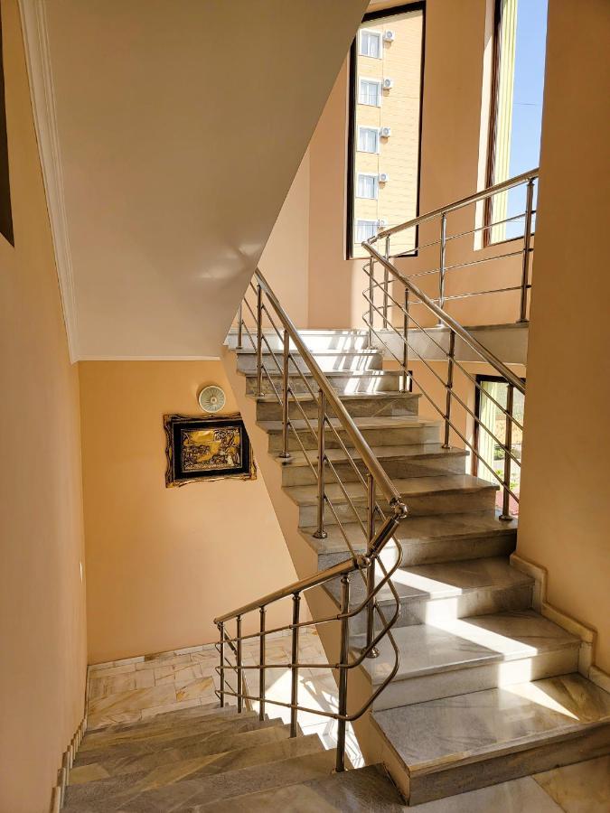 Apartments Residence Батуми Екстериор снимка