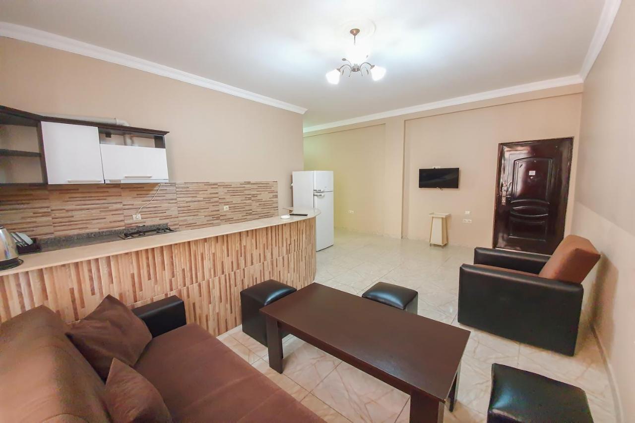 Apartments Residence Батуми Екстериор снимка