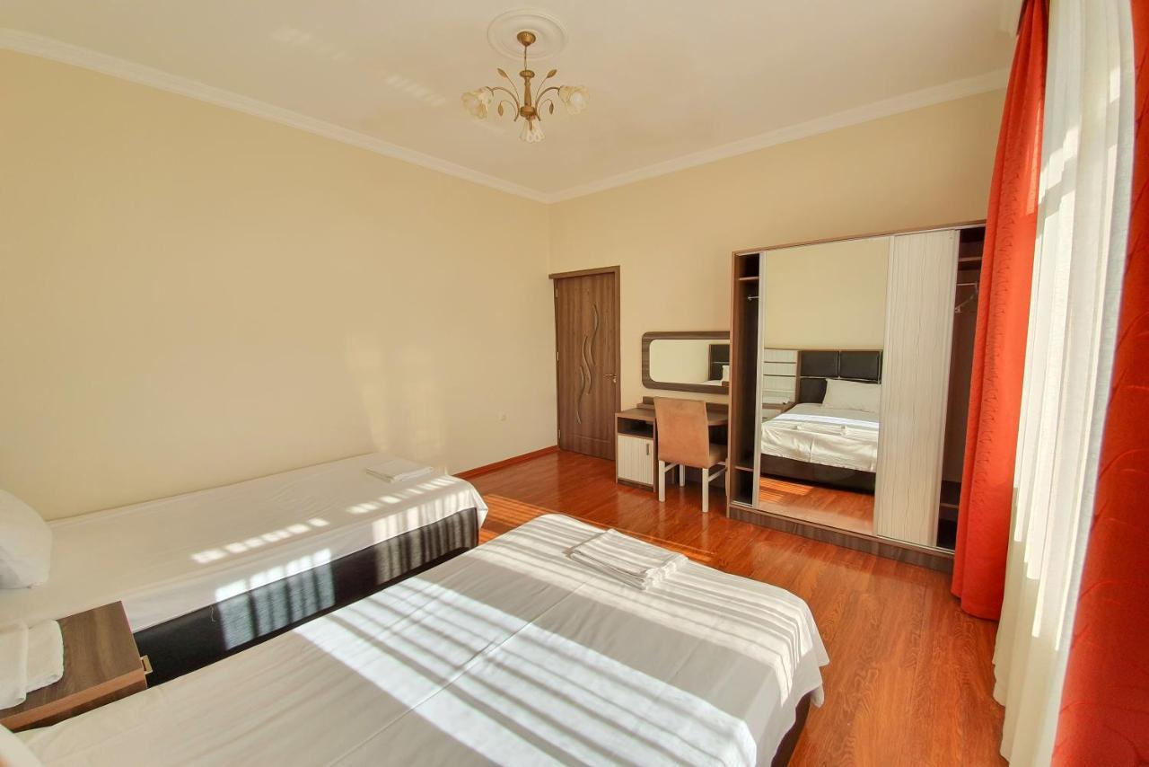 Apartments Residence Батуми Екстериор снимка