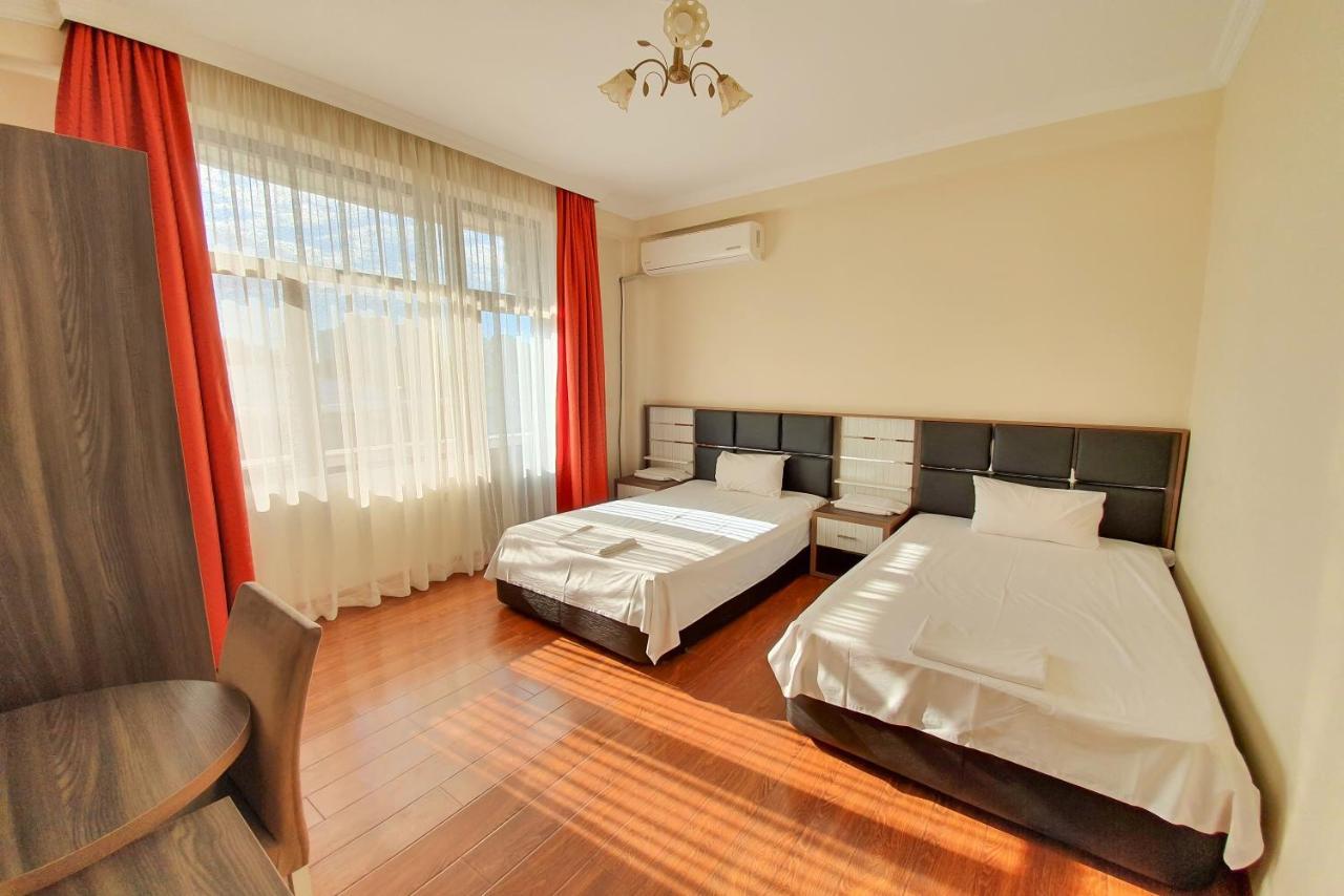 Apartments Residence Батуми Екстериор снимка