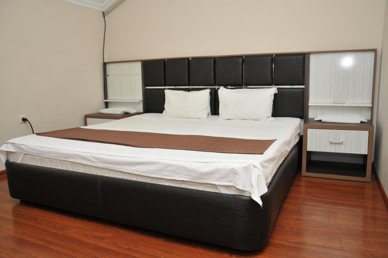 Apartments Residence Батуми Екстериор снимка